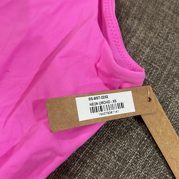 Skims Fits Everybody High Neck Bodysuit - Picture 3 of 4